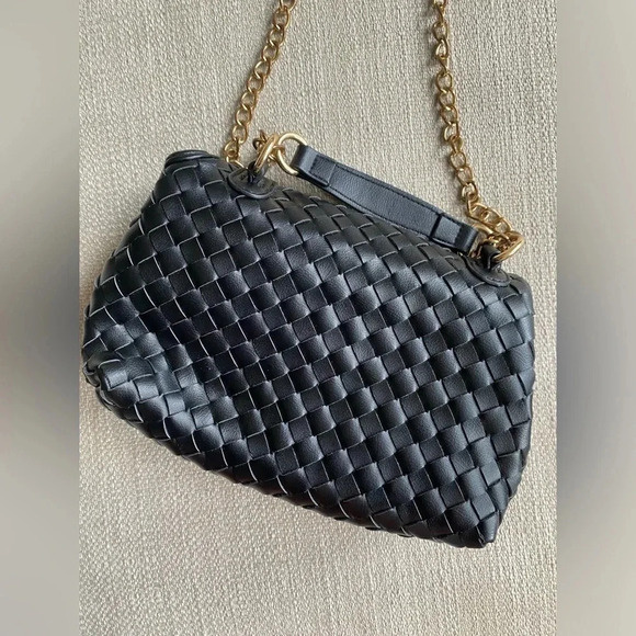 Sondra Roberts Squared Bag Women’s Woven Purse Black Crossbody Flap Gold Chain - Picture 2 of 8